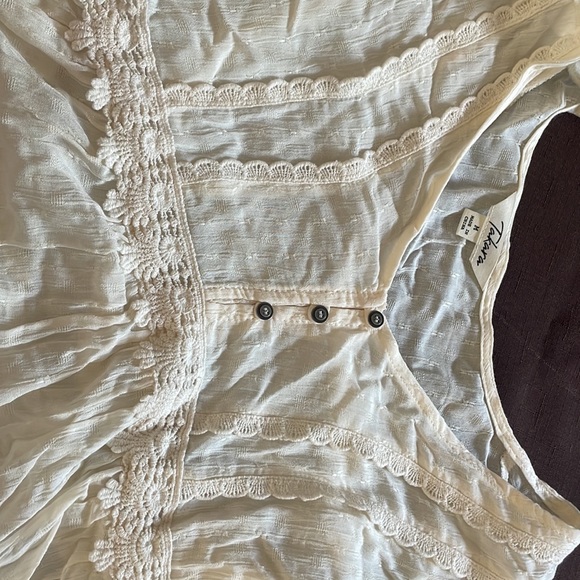 Takara White blouse - Picture 3 of 3